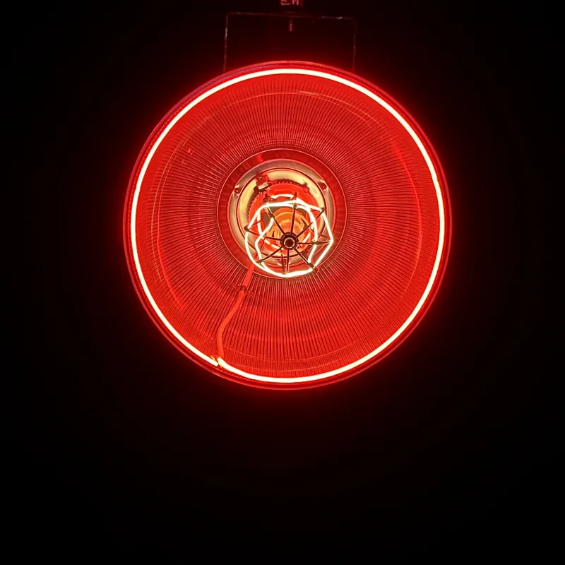 EL8 LumiBowl de face, anneau rouge autour du filament