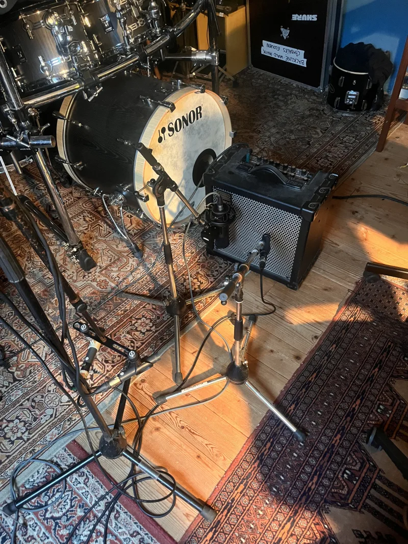 Studio EL8, monitoring